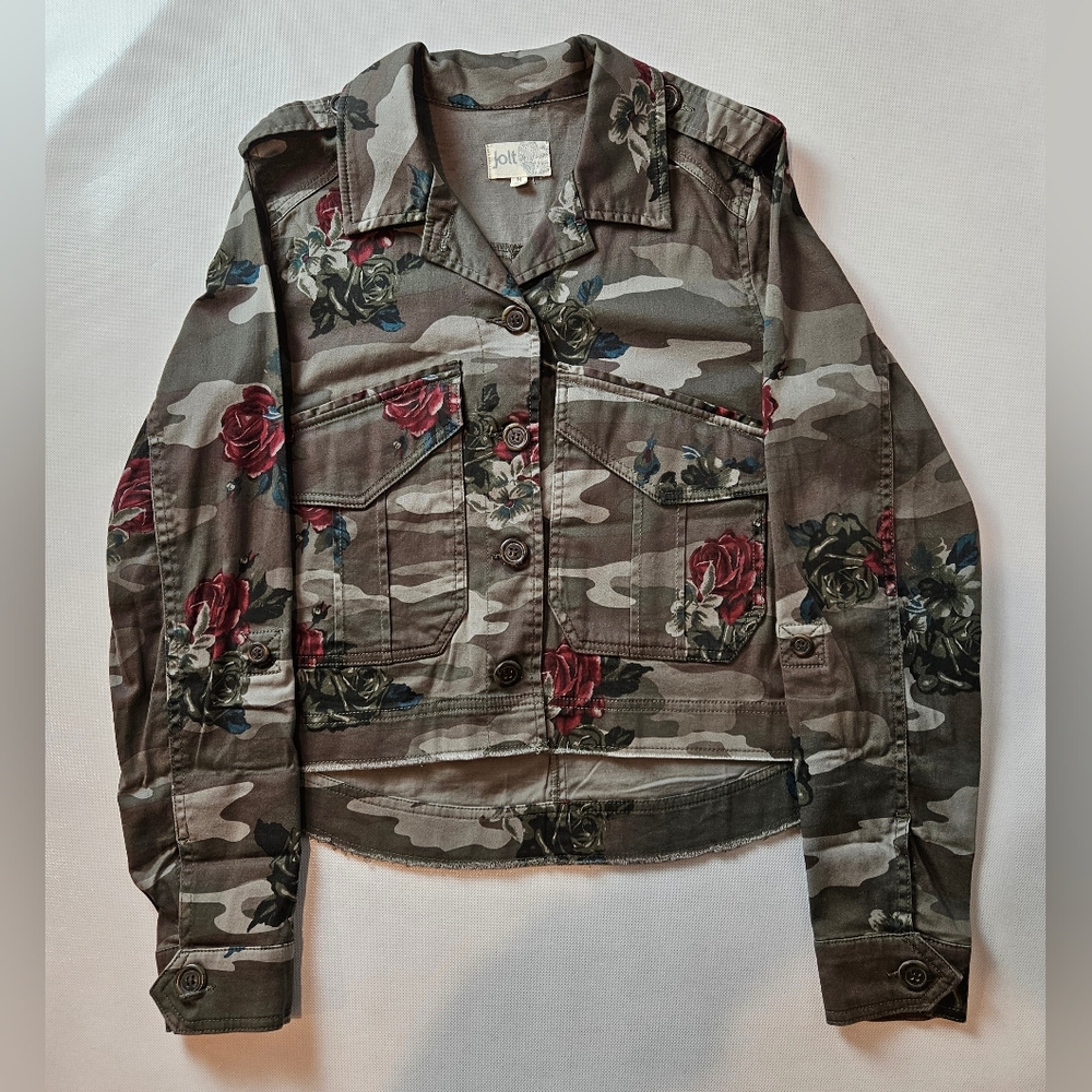 Jolt Women’s Jacket Camouflage & Roses Medium